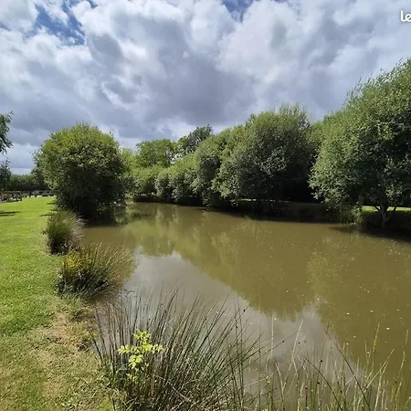 Gospodarstwo wiejskie Le Petit Fresnay Le Bourgneuf-la-Foret